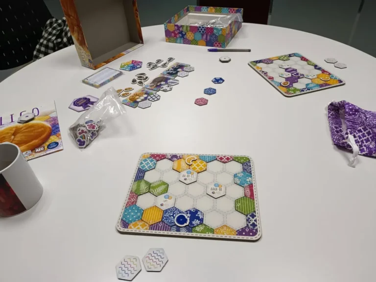 Jugamos al calicón un juego de estrategia con patchwork